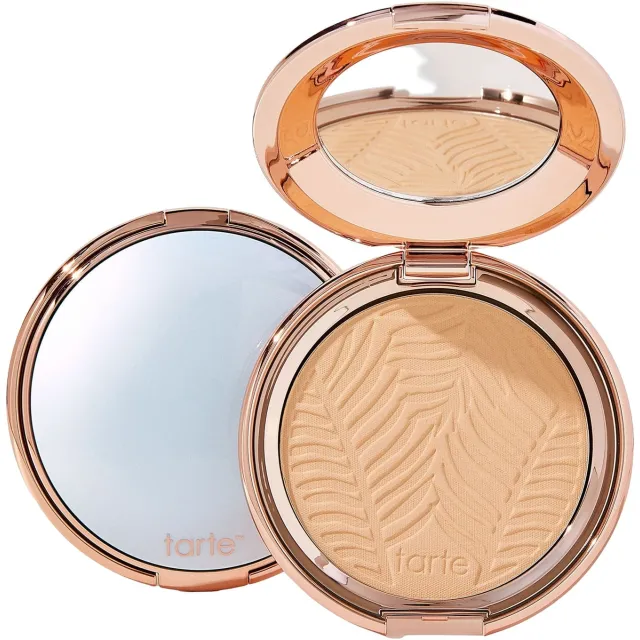 Amazonian Clay Blurring Powder Foundation