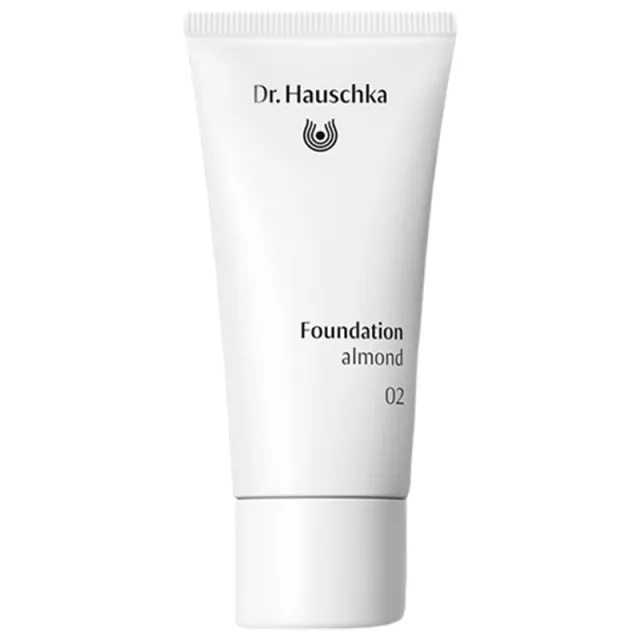Dr. Hauschka Foundation 02 Almond (30 ml)