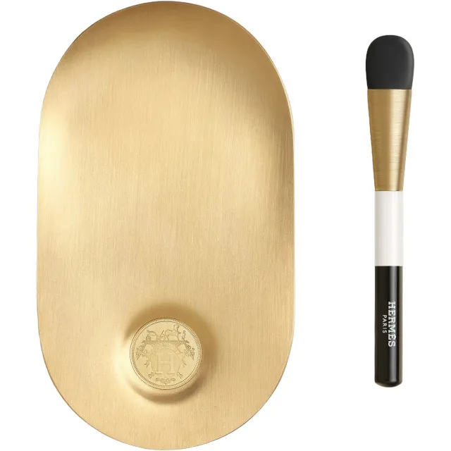 Makeup Palette And Spatula For Fluid Foundation